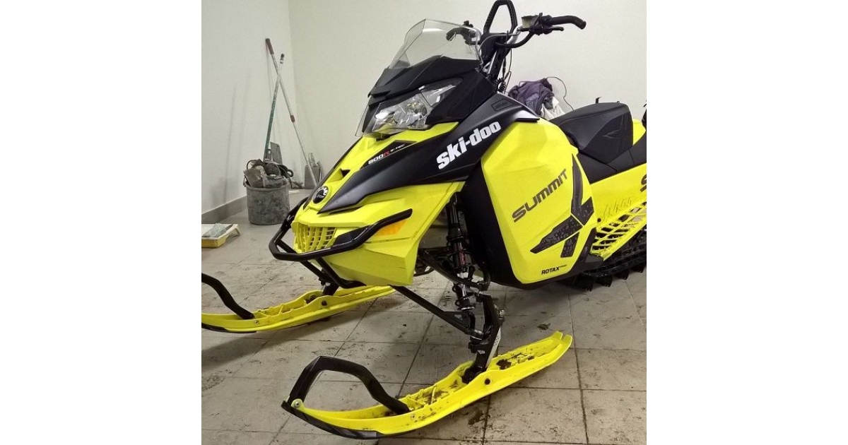 BRP Ski Doo Summit Sport