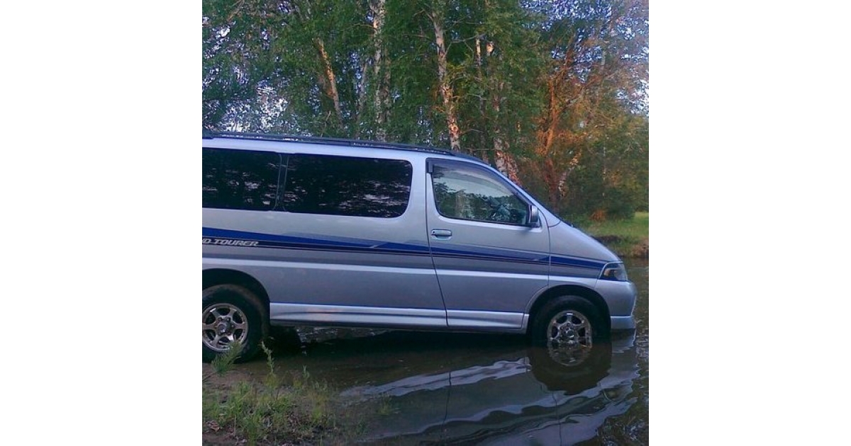 Тойота хайс региус. Toyota Hiace Regius. Toyota Hiace Regius 98. Toyota Hiace Regius 1997-2002 ветровики. Хайс Региус полупассажир 1997.