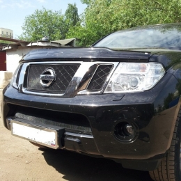 Защита радиатора для Nissan Pathfinder (NAVARA) черная верх