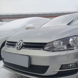 Защита радиатора для Volkswagen Golf VII Premium черная