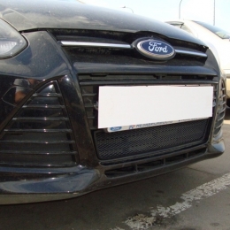 Защита радиатора для Ford Focus III черная